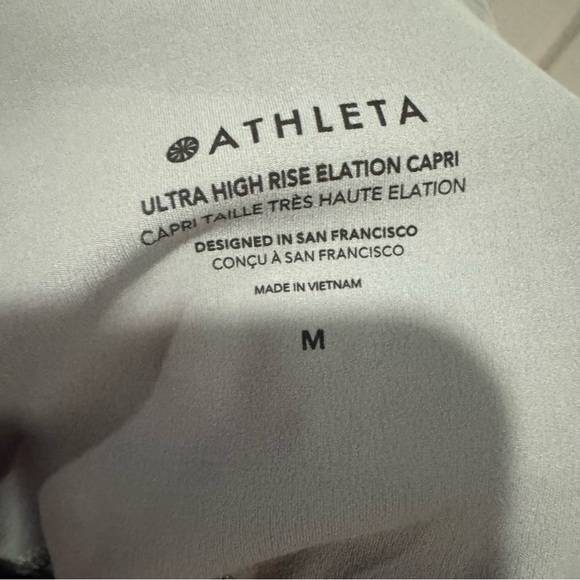 Athleta Ultra High Rise‎ Elation Capri Leggings | Size M | NWT - Picture 7 of 8